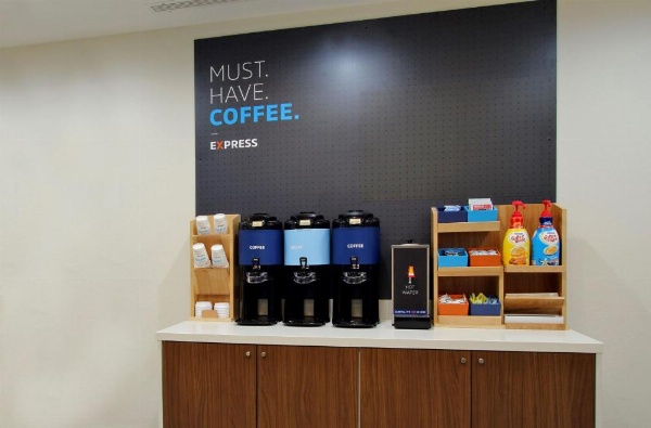 Holiday Inn Express Hotel Galveston West-Seawall image 19